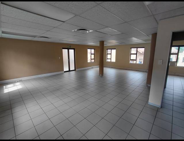 100M² OFFICE TO LET IN FOURWAYS